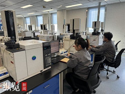 探訪新力量③ 一塊屏里的晶彩 新材料技術(shù)研發(fā)點亮未來顯示