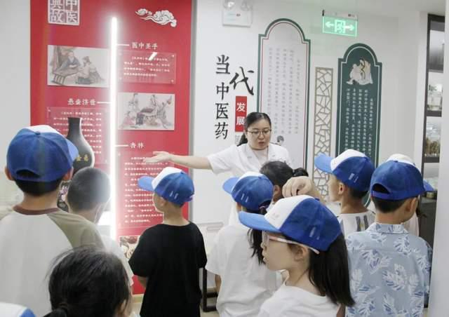 德州市中醫(yī)院“中醫(yī)藥文化服務(wù)月”開(kāi)啟青少年文化教育新課堂